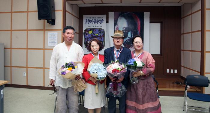 구명숙 한국어문학부 교수, 만해 '님' 시인상 수상해