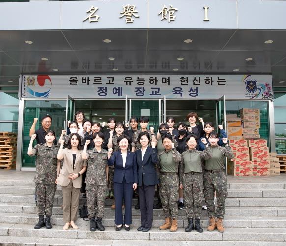 장윤금 총장, 하계 입영훈련 나선 육군 학군단 격려 방문