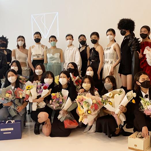 Sookmyung Women’s University’s students conducted an eco-friendly project using stock items from the North Face, an outdoor brand.